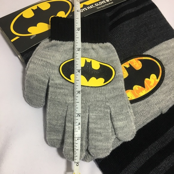 3 Pc Batman Set Scarf Beanie Gloves - Picture 3 of 3